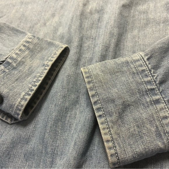 Stapleford Denim Men’s Blue Long Sleeve Light Wash Button Down Long Sleeve Shirt - Picture 6 of 7